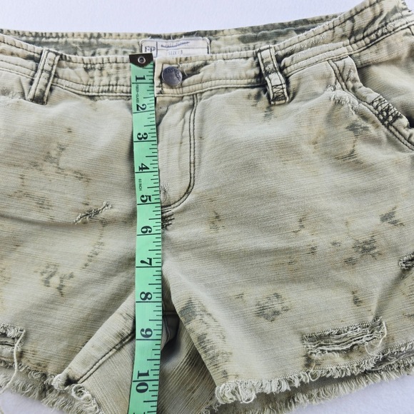 Free People Y2K Low-rise‎ Distressed Denim Shorts Frayed Hem Olive Green Size 8 - Picture 6 of 7